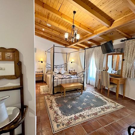Hotel El Curro Burunchel Екстериор снимка