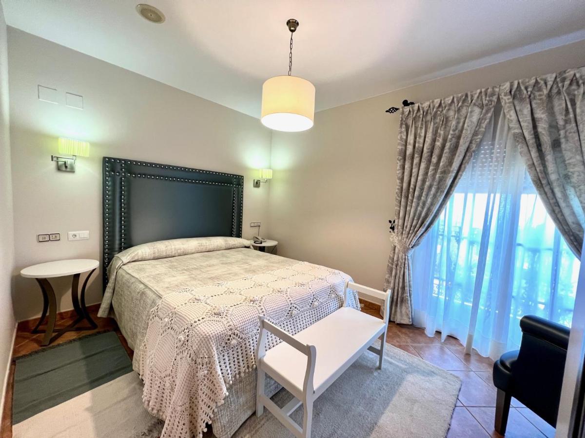 Hotel El Curro Burunchel Екстериор снимка