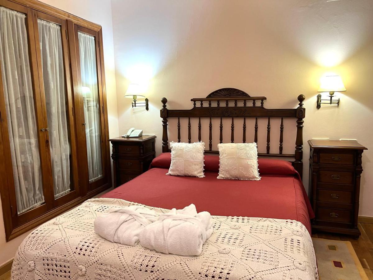 Hotel El Curro Burunchel Екстериор снимка