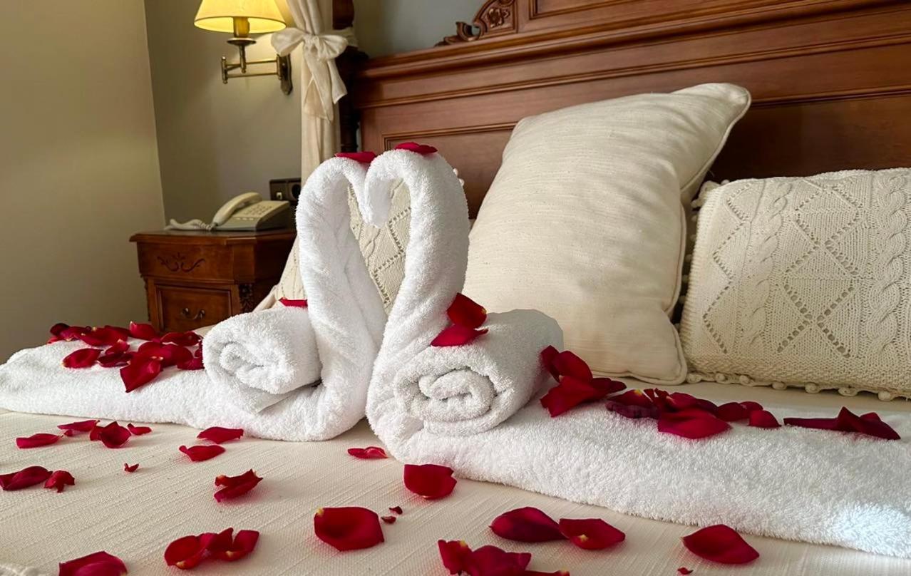 Hotel El Curro Burunchel Екстериор снимка