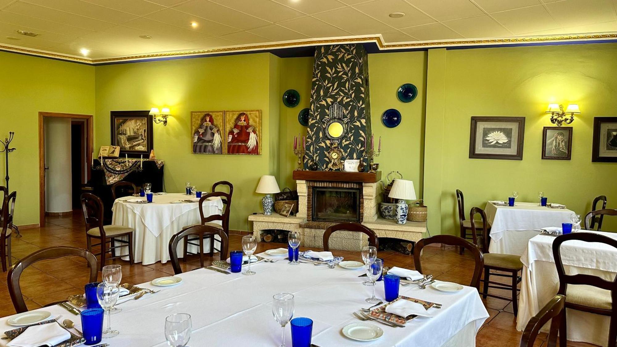 Hotel El Curro Burunchel Екстериор снимка
