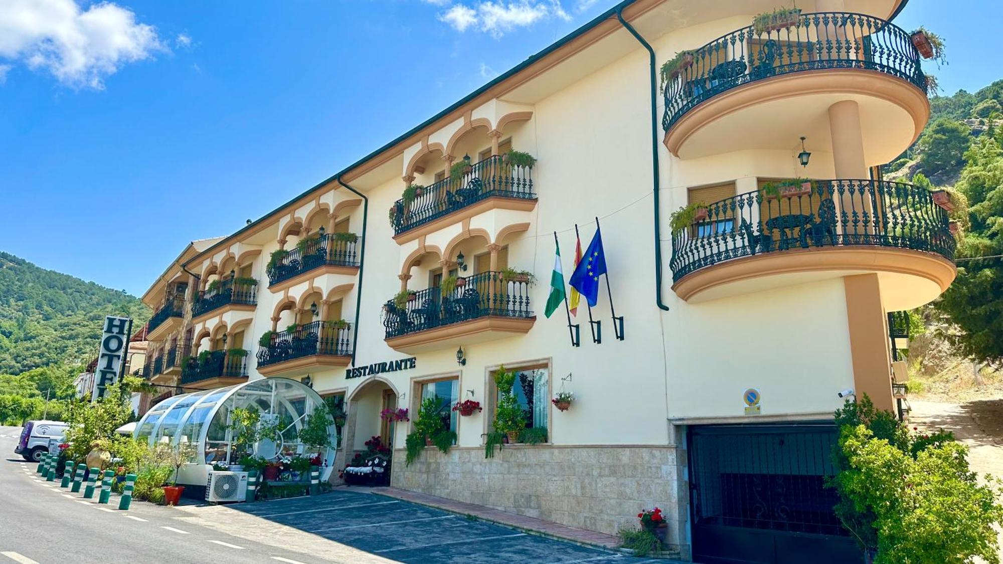 Hotel El Curro Burunchel Екстериор снимка