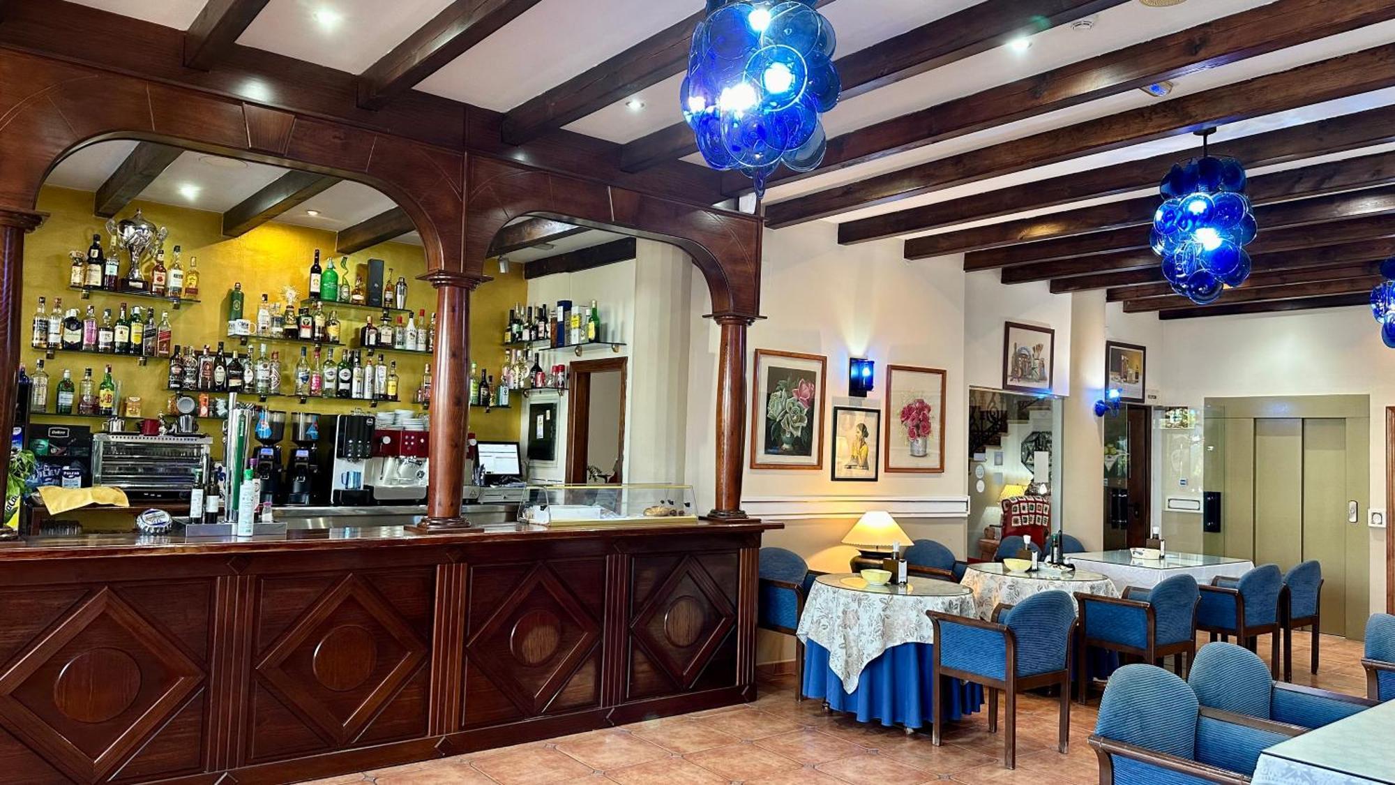 Hotel El Curro Burunchel Екстериор снимка